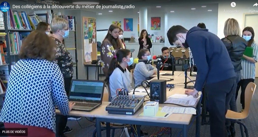 Des collégiens à la découverte du métier de journaliste radio